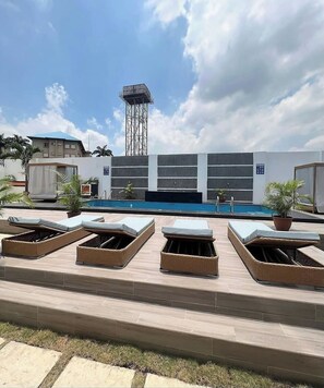 Pool - GOLDLIZ APARTMENT (Abuja)