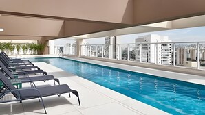 Apartemen Deluks | Kolam renang
