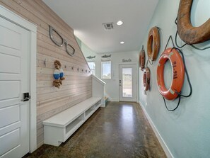 Interior - No Plana Cabana Close to Beach (Port Aransas)