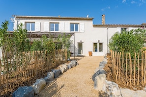 Exterior - Mas Acquaviva, Air-Conditioned, Sleeps 10, Pool at "Domaine des Pourpiasses" (Monteux)