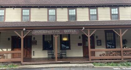 Charming Historic B&B Room in Downtown Dorrington