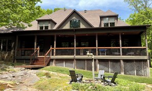 Exterior - Newly designed rustic 4B McLemore, Lookout Mtn! fire pit, tennis & pickleball (Rising Fawn)