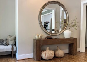 Interior - Newly designed rustic 4B McLemore, Lookout Mtn! fire pit, tennis & pickleball (Rising Fawn)