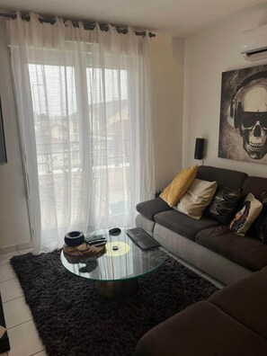 Living area - Marne and Magic (Noisy-le-Grand)