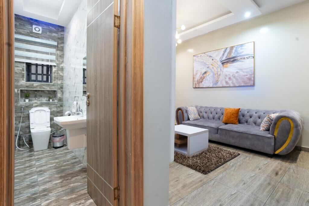 Standard Apartment, Balcony, City View | Bathroom | Free toiletries, hair dryer, towels, soap