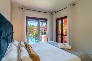 Iron/ironing board, free WiFi, bed sheets - Cubo's Golf & Playa Marbella Apartment / communal pool / air conditioning / terrace (Marbella)