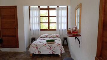 Habitación cuádruple familiar, vista parcial al mar (Flor Orquidea) | Wifi gratis