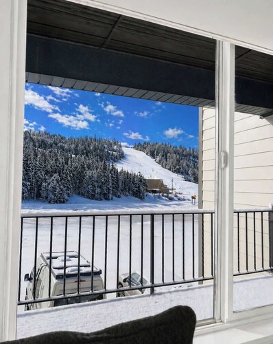 EW 207 New listing! True Ski in/Ski out