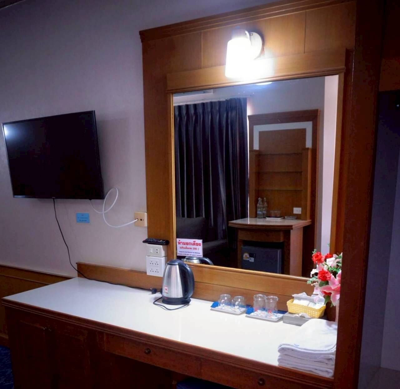 Grand Double Room, City View | Interior