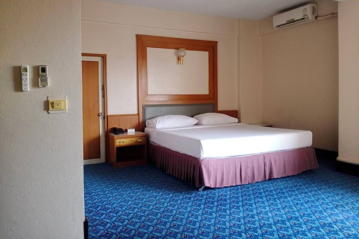 Grand Double Room, City View