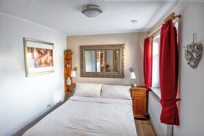 1 bedroom, WiFi (free), bed sheets