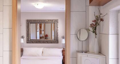 Idyllically situated on the edge of the forest, right in the town of Bleckede on the Elbe, with a small spa area