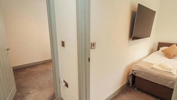 2 bedrooms, WiFi (free), individually decorated, individually furnished