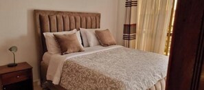 WiFi - Cozy 1-Bedroom Apartment in Westpark Heights (flyover)