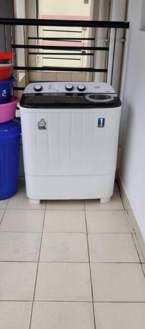 Interior - Cozy 1-Bedroom Apartment in Westpark Heights (flyover)