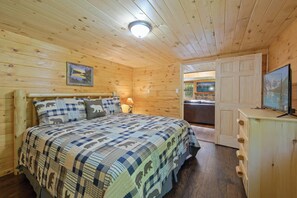 2 bedrooms, iron/ironing board, free WiFi, bed sheets - Simple Roads! One Level Cabin, King Bed w/ Hot Tub, High Speed Spectrum Internet (Sevierville)