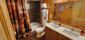 Bathroom - Simple Roads! One Level Cabin, King Bed w/ Hot Tub, High Speed Spectrum Internet (Sevierville)