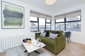 TV - Modern one-bedroom residence in Southampton Centre (Southampton)