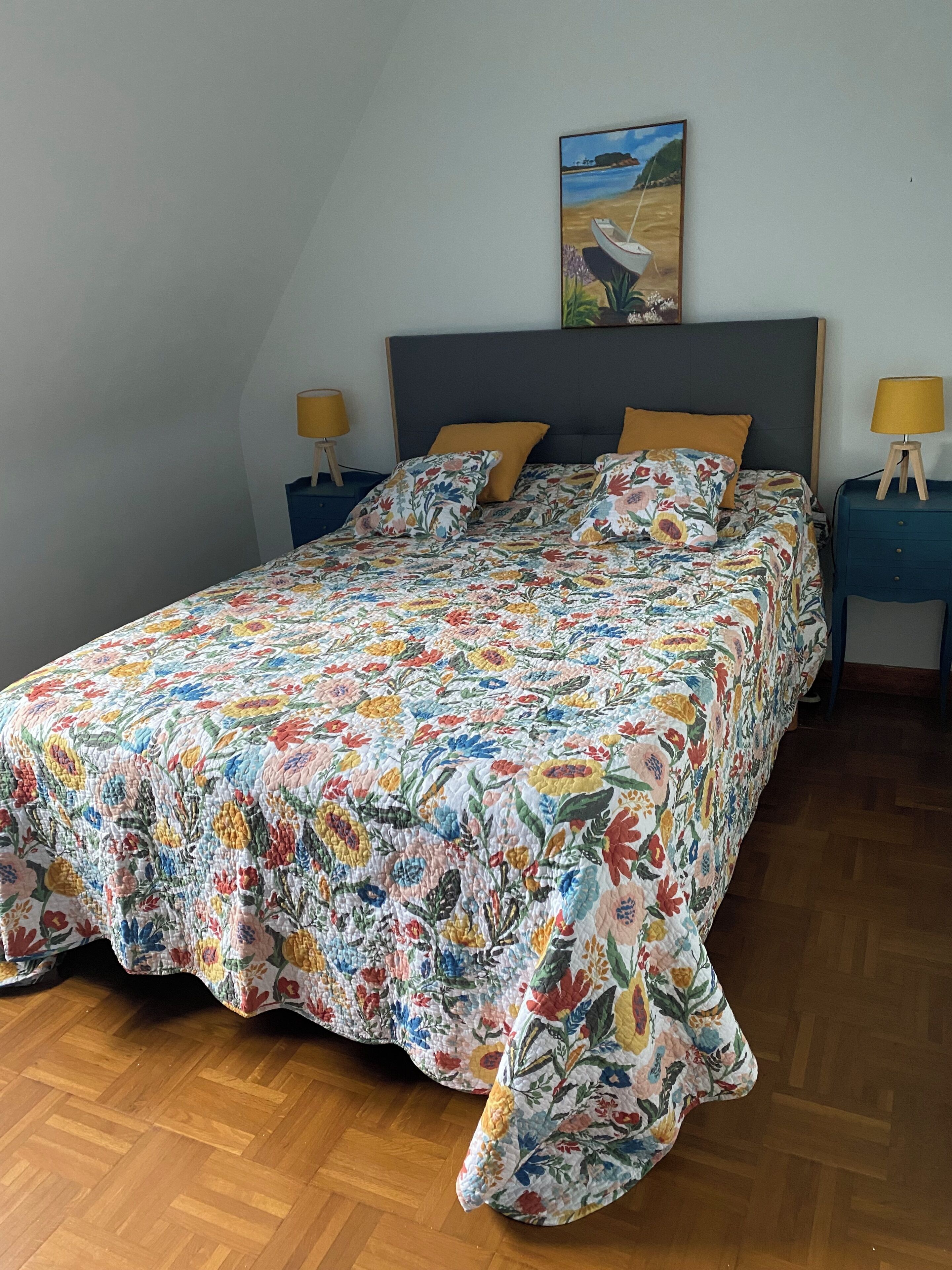 WiFi, bed sheets