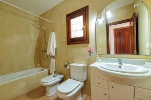 Villa | Bathroom - Nice Villa in Sant Carles With Pool (Santa Eulalia del Rio)