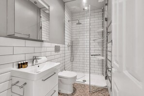 Bathroom - Charming Golborne Escape (London)