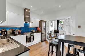 Private kitchen - Charming Golborne Escape (London)