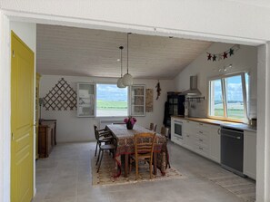 Dining - Peaceful rural retreat close to the coast with views and pool. (Boutenac-Touvent)