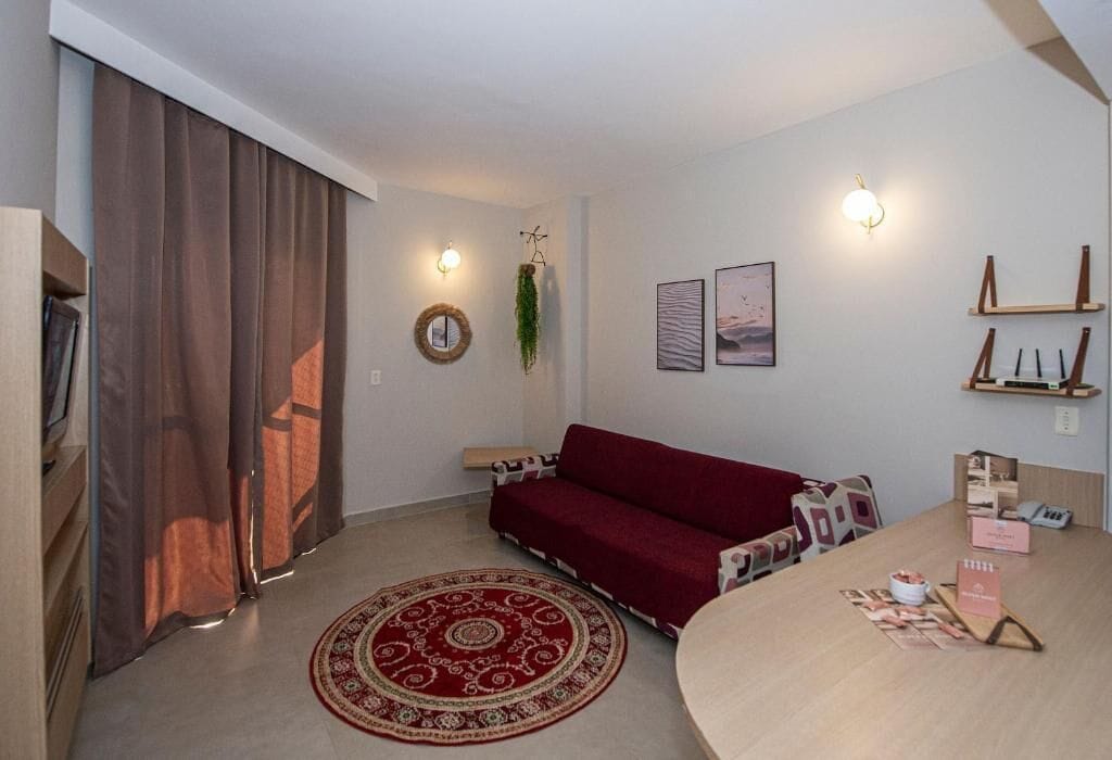 Apartamento Confort, balcón, vistas al mar | Zona de estar | Una televisión de pantalla plana