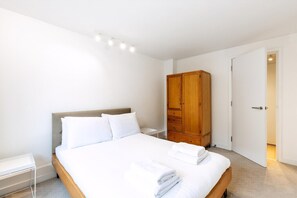 2 bedrooms - Belgravia Living 2-bed, 2-bath Home With Balcony (London)