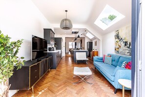 Living room - Stylish Family Home With Garden in Peckham Rye (London)