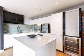 Private kitchen - Private Penthouse Above the Crowds (London)