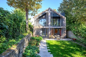 Exterior - Stylish Family Retreat in Trendy Hackney (London)