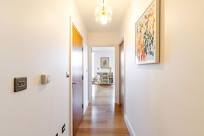 Exterior - Contemporary Parkside Retreat (London)