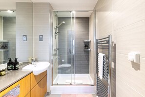 Bathroom - Contemporary Parkside Retreat (London)