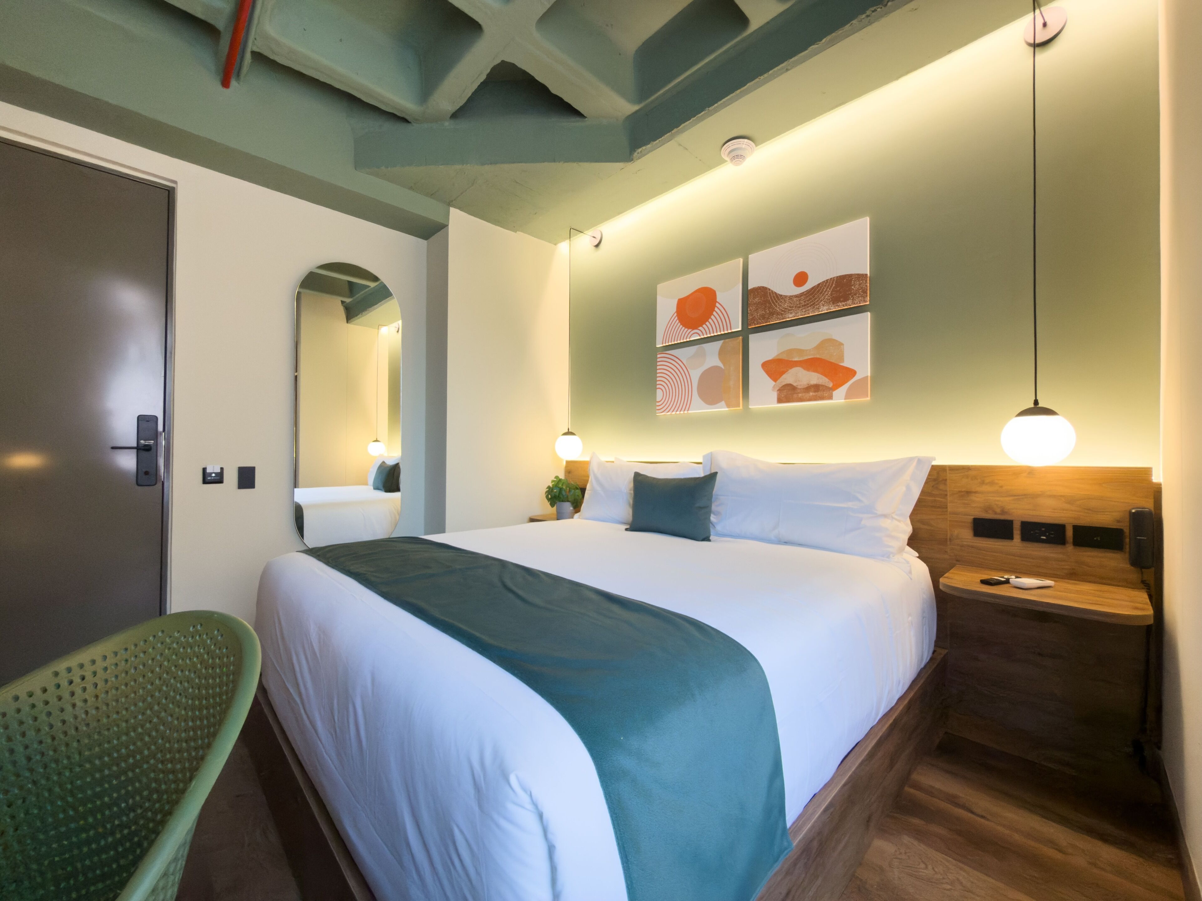 Standard Room | Premium bedding, down comforters, pillowtop beds, minibar