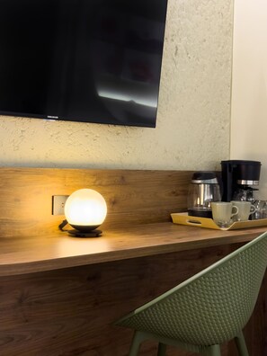 Deluxe Room | Premium bedding, down duvets, pillow-top beds, minibar - Urbit Garden Hotel (Medellin, Laureles)