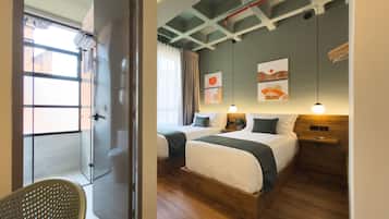 Executive Twin Room | Premium bedding, down comforters, pillowtop beds, minibar