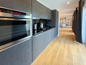 Apartment, 3 Bedrooms, Balcony, Garden View | Private kitchen - An Smidts Park 2 (Bremen)