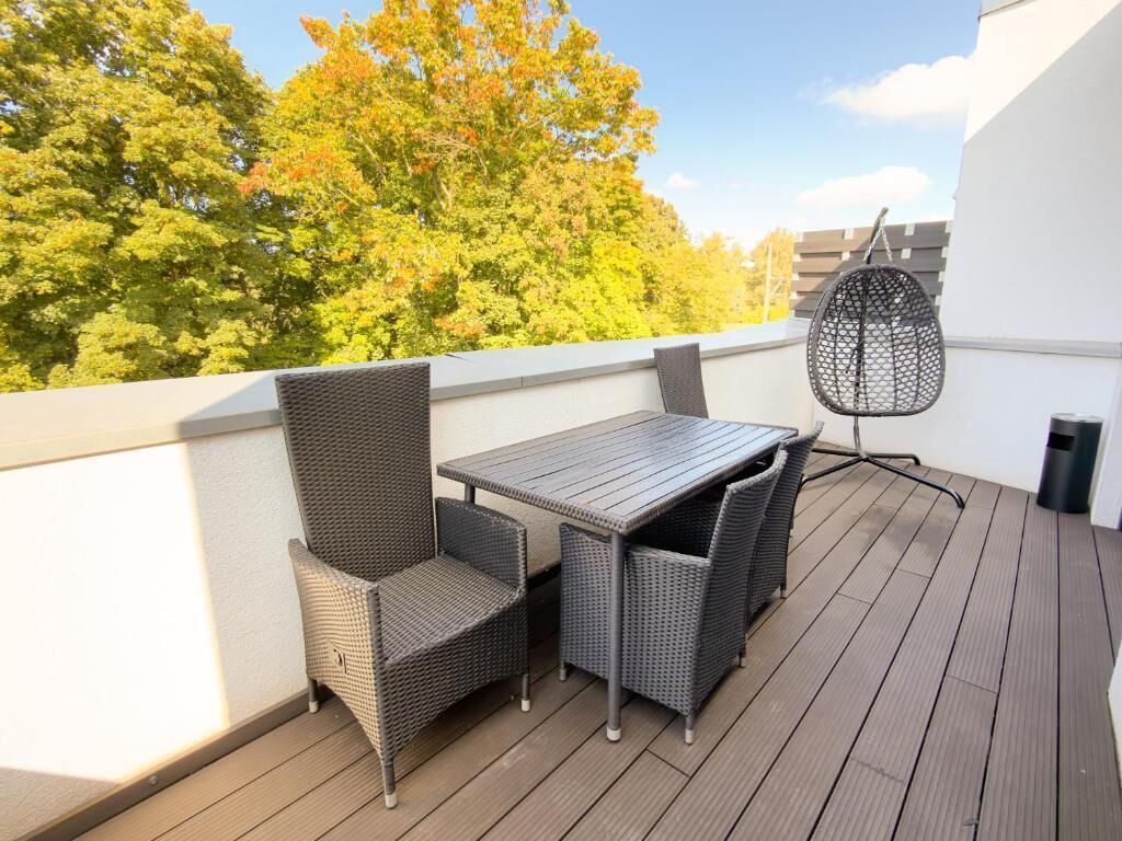 Apartment, 3 Schlafzimmer, Balkon, Gartenblick | Speisen im Freien
