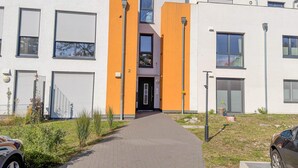 Luokittelematon kuva, 4 kautta 12, painike