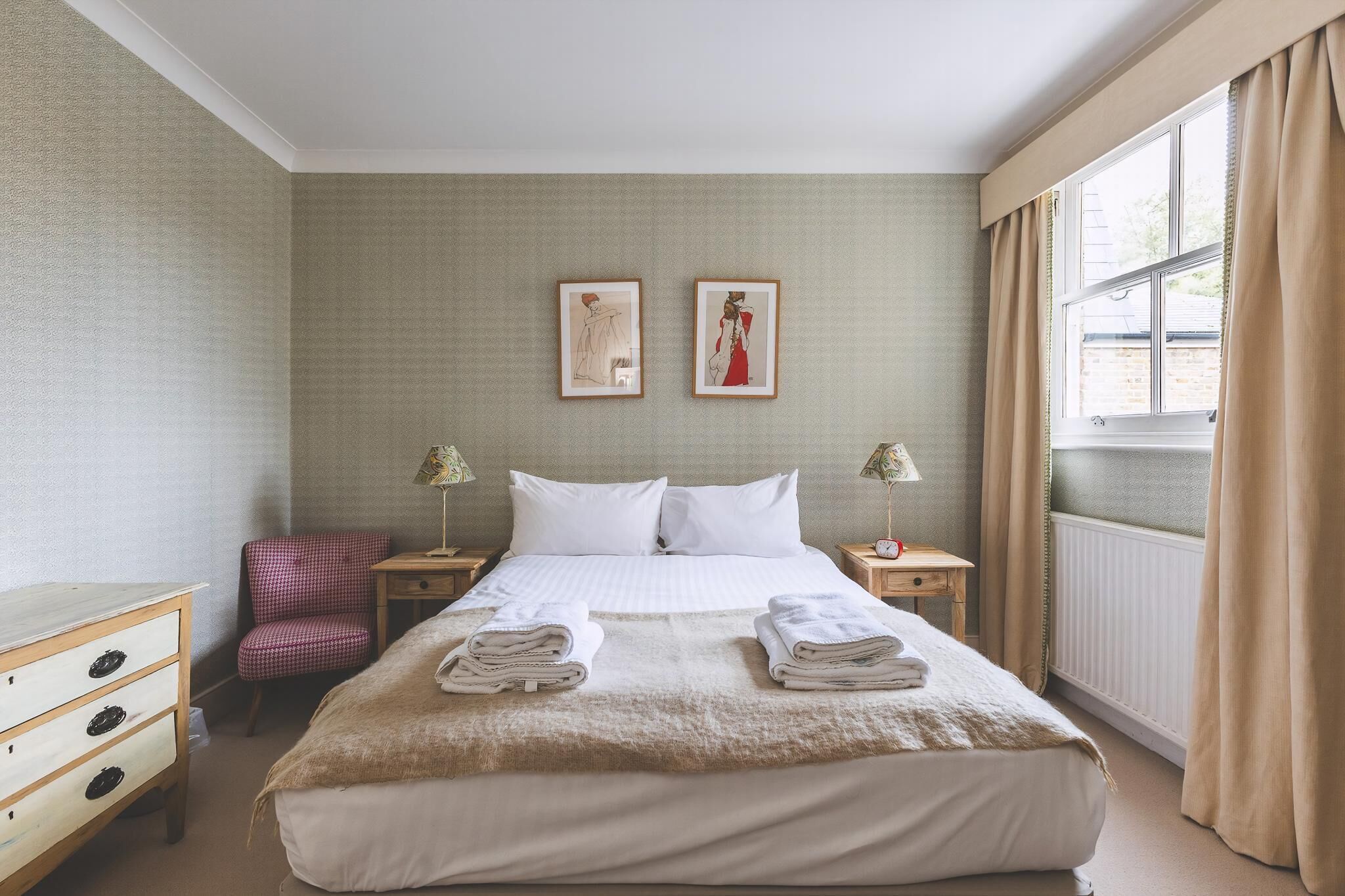4 bedrooms, WiFi (free)
