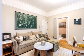 Living room - Stylish Flat Near Denmark Hill (London)