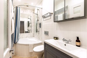 Bathroom - Stylish Flat Near Denmark Hill (London)
