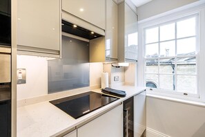 Private kitchen - Stylish Marylebone City Apartment (London)