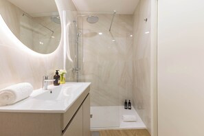 Bathroom - Atlas Hideway by Portugal Active (Darque)