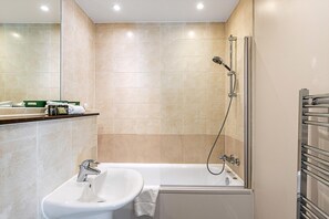 Bathroom - Bow Retreat Near Victoria Park (London)