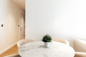 Exterior - Stylish 2-bed by The O2 With Balcony (London)