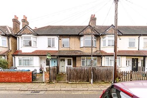 Exterior - Modern South Wimbledon Retreat (London)