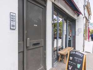 Exterior - Light-filled Islington Stay Near Angel (London)