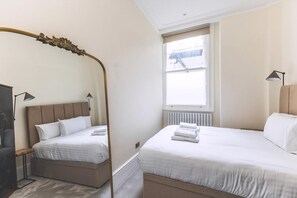 2 bedrooms, free WiFi - Elegant South Kensington Retreat (London)